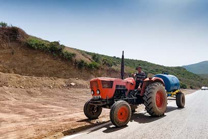 Tractor Agriculture Algeria Road Picture