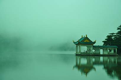 Tourism Cloud Lushan Lake Picture