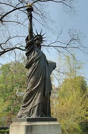 Statue-Of-Liberty Original Paris Luxembourg-Gardens Picture