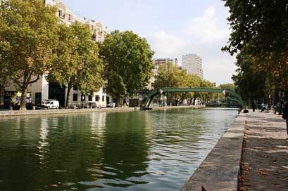 Channel  Paris Saint-Martin Picture